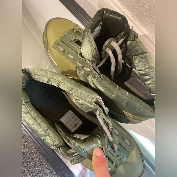 PUMA FENTY BY RIHANNA CYPRESS GREEN PLATFORM SNEAKER BOOTS - Picture 12 of 13